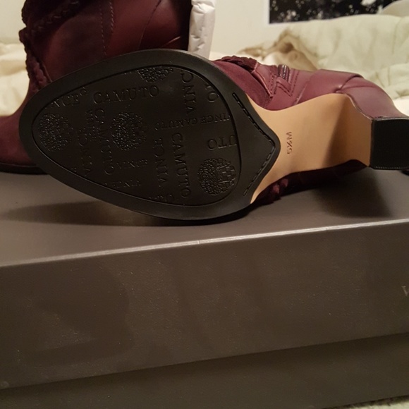 Vince Camuto burgundy/purple booties - Picture 3 of 4
